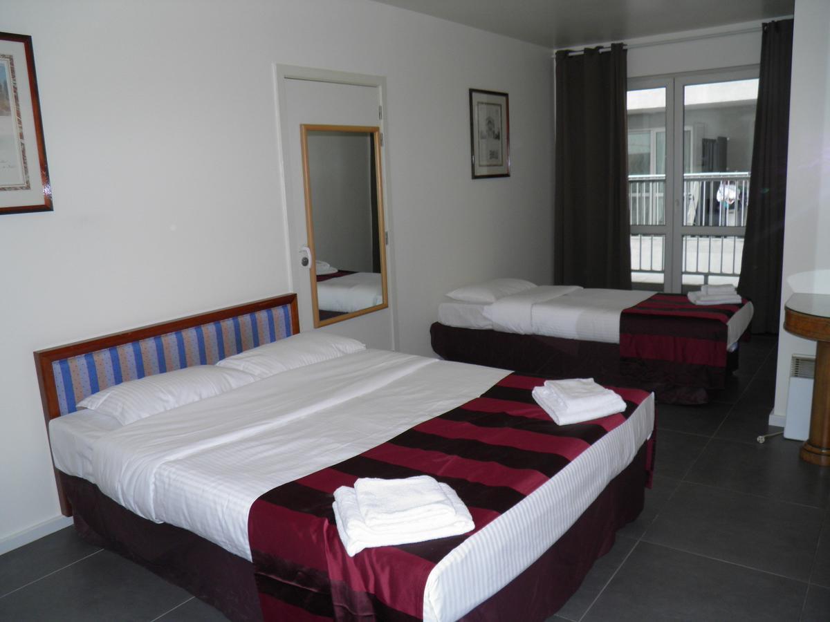 Holidays Apart-Hotel Anderlecht Exteriör bild